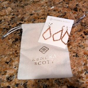 Kendra Scott SOPHIA Hoope Earrings, Rose Gold